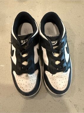 Nike Black and White Kids Low-Top Sneakers